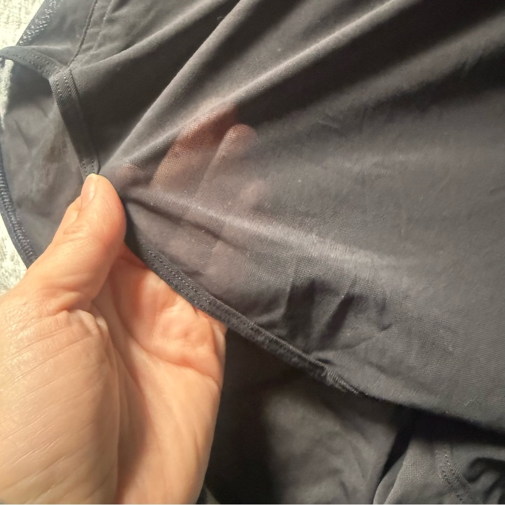 Lululemon Women's Black Mesh Overlay Shorts - Picture 5 of 5